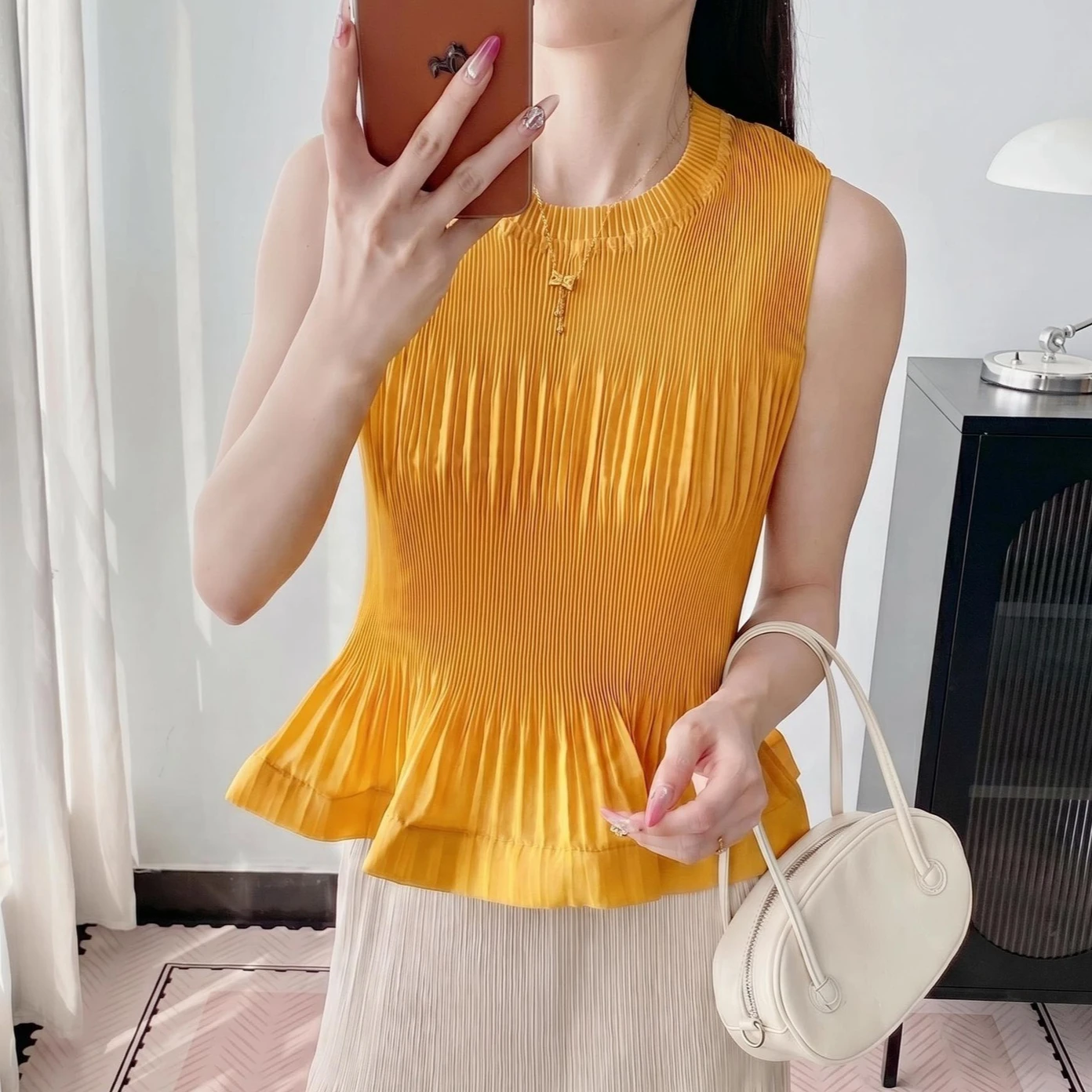 Miyake Pleated T-Shirt Summer New Simple Casual Ruffled Sleeveless Top Elegant Round Neck Stretchy Women's Lightweight Fold Top