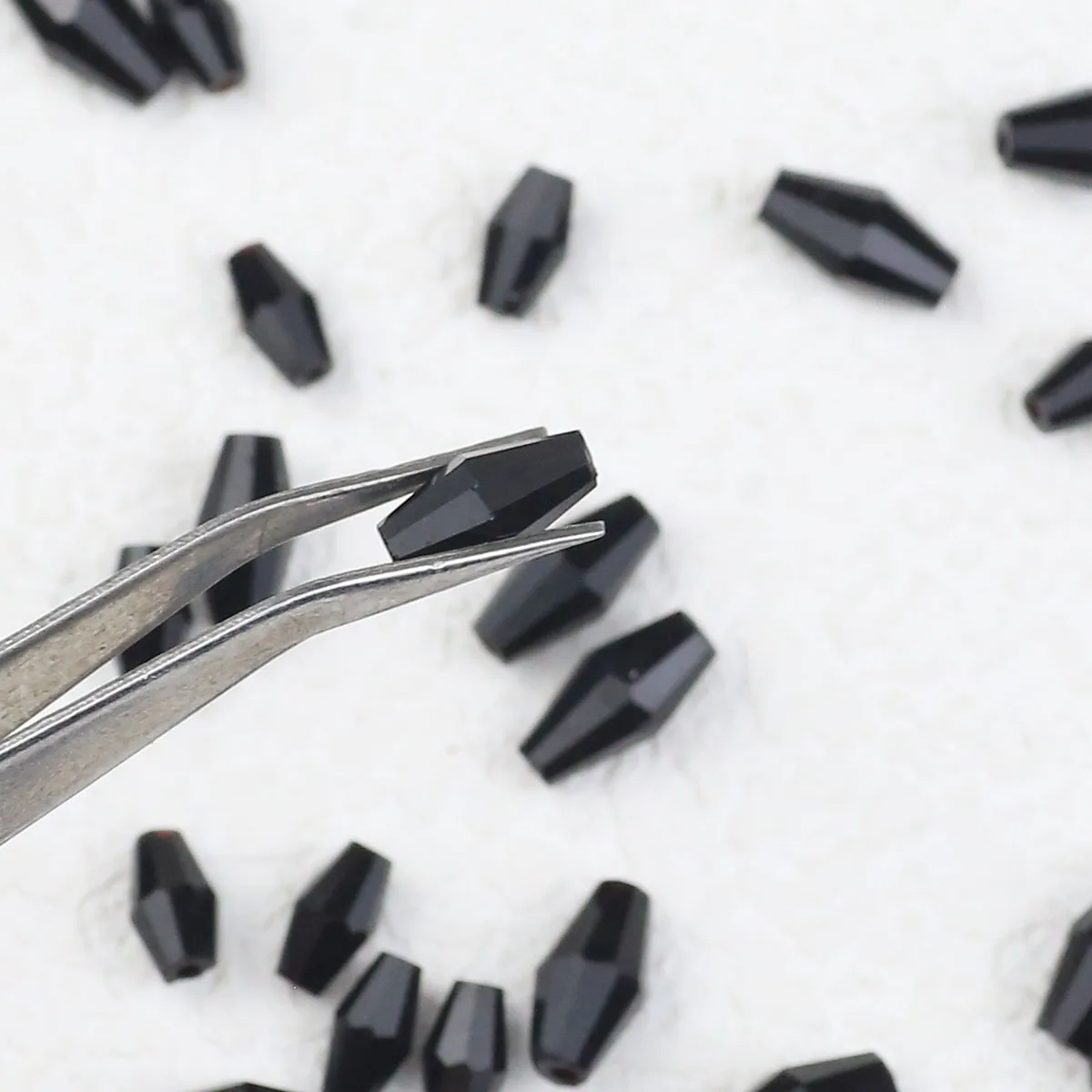 100pcs Long Bicone Faceted Black Color Austrian Crystal Glass Beads Spacer Loose Beads For Jewelry Making DIY Bracelet 3*6/4*8mm