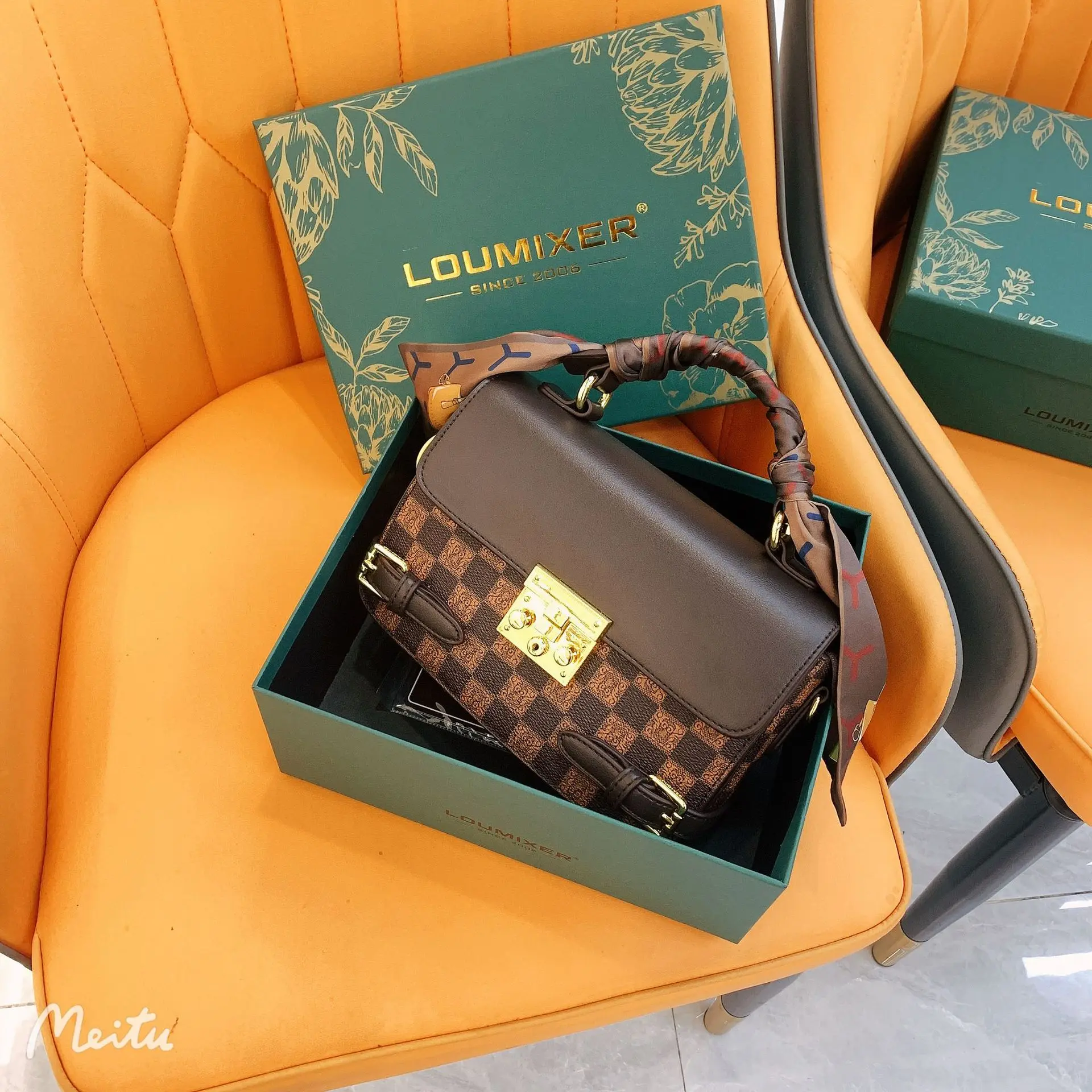 

Elegant Solid Color Shopper Purse Bag Women's Leather Large Capacity Business Commuter Designer Paris