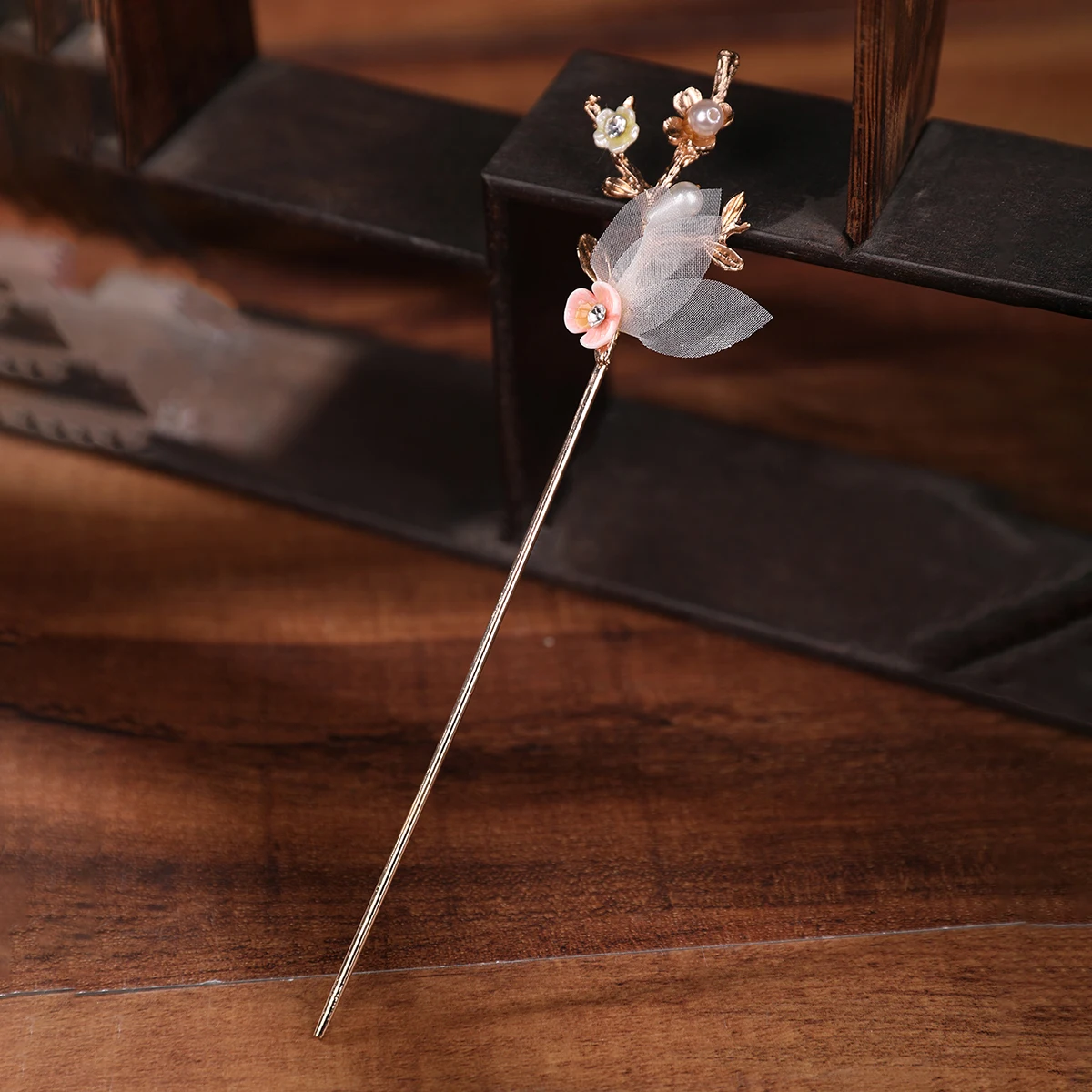 

1 Piece of Exquisite Ancient Chinese Fairy-Style Hairpin, Featuring Lace Flowers and Pearl Branch-Style Hair Accessories Suita