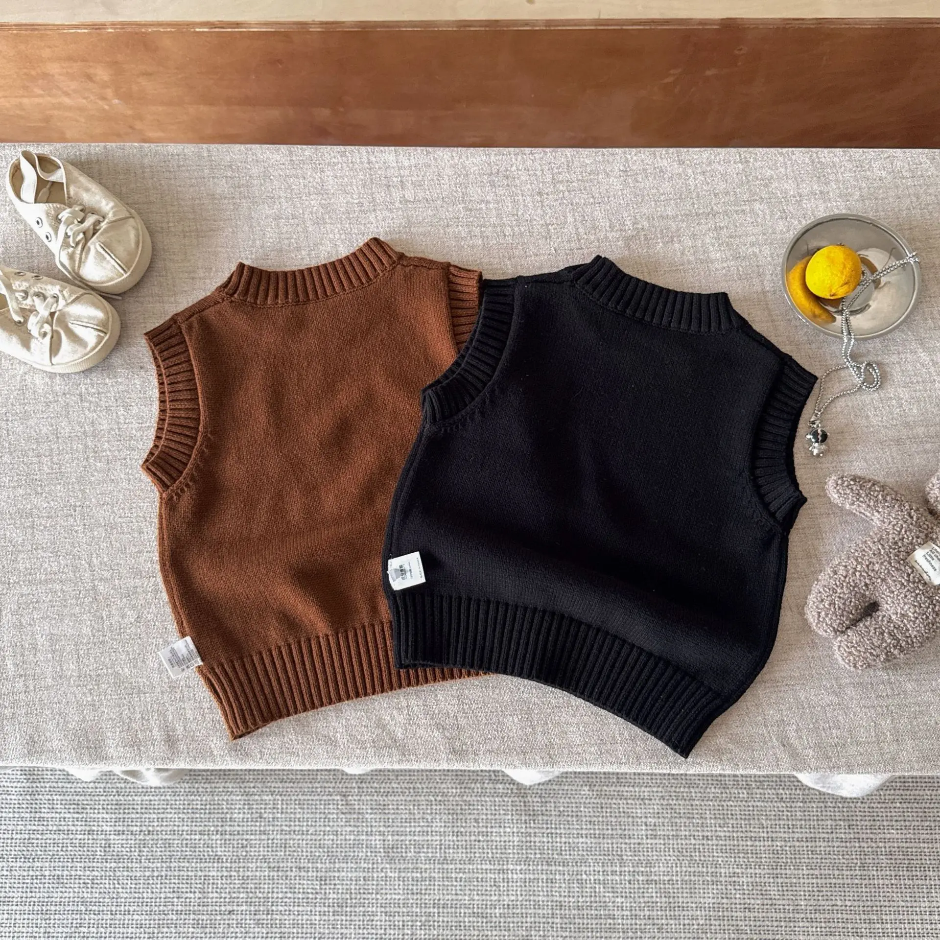 Autumn and Winter Knitted Children's Wool Round-Neck Vest, Boys and Girls Baby Yarn Sweater Vest, Thickened