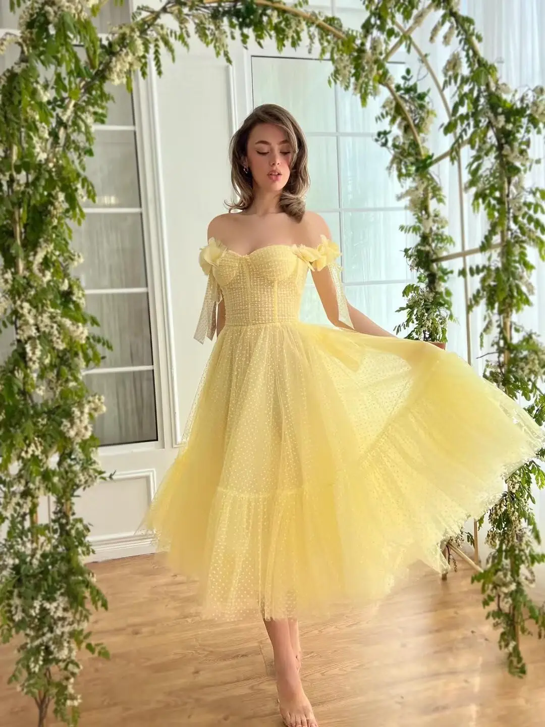 Vestido de fiesta con hombros descubiertos de tul punteado para mujer Vestidos de fiesta formales hinchados por debajo de la rodilla con forma de corazón