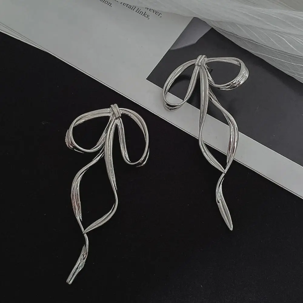 Fashion Metal Bow Big Bows Earrings 925 Silver Needle Long Ribbon Design Stereoscopic Earrings Retro French Earrings