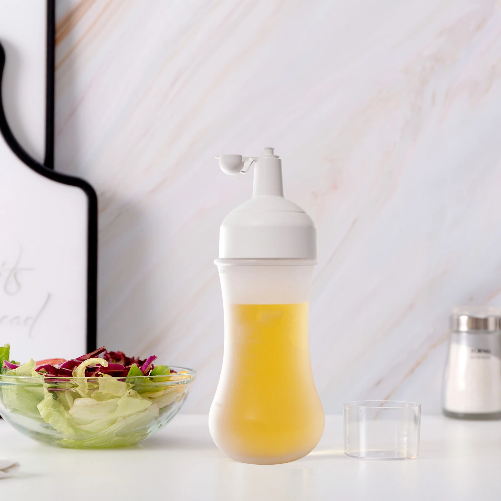 

3pcs Condiment Squeeze Bottles Set PP Material Kitchen Sauce Dispensing BBQ Ketchup Mustard Dressing Bottle Set Measuring Scales