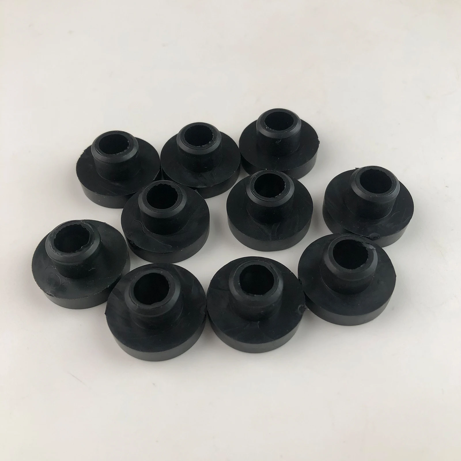 10Pcs Universal Fuel Tank Bushing Grommet Gas Tank Bushing Generator Grommet for Portable Generator Lawn Mower Pressure Washer