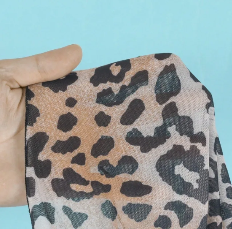 أطقم بيكيني مثيرة باللون البني مكونة من ثلاث قطع مع غطاء بطبعة الفهد وتنورة بحلقة معدنية وملابس سباحة وملابس سباحة تانكيني