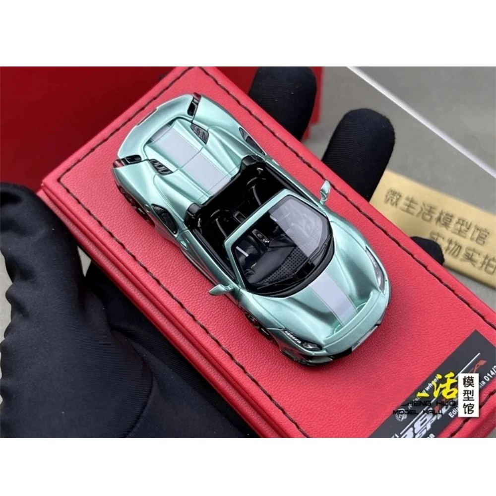 

Rotating Wheel 1:64 488 Pista Spider Resin Model Car