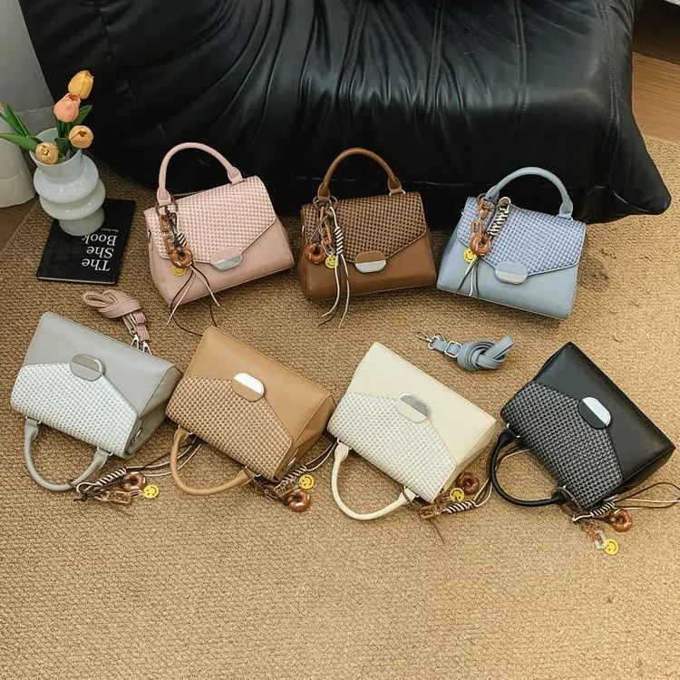 

Stylish Designer Retro Diaper Bag Women Luxury Large Capacity Tote Elegant Leather Crossbody Handbag For Shopping And More