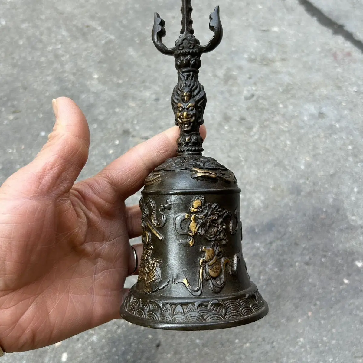 Taoist Sanqing Bell Brass Canopy Emperor Bell Dharma Artifact Hand Rattle Tripod Dharma Large Ornament
