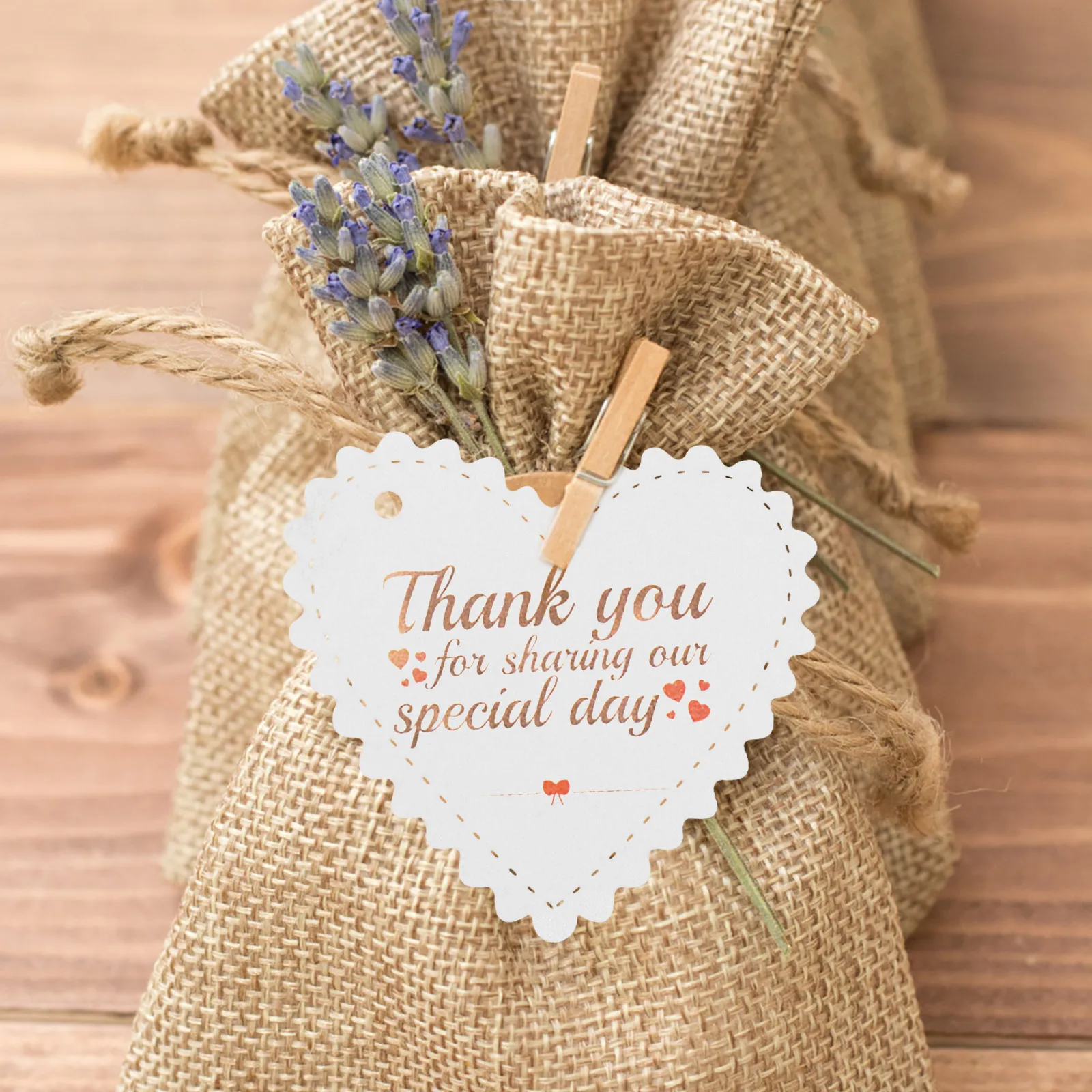 

30 Pcs Heart Shaped Paper Hanger Card Tags Valentine's Day Hanging Decoration Sunglasses White