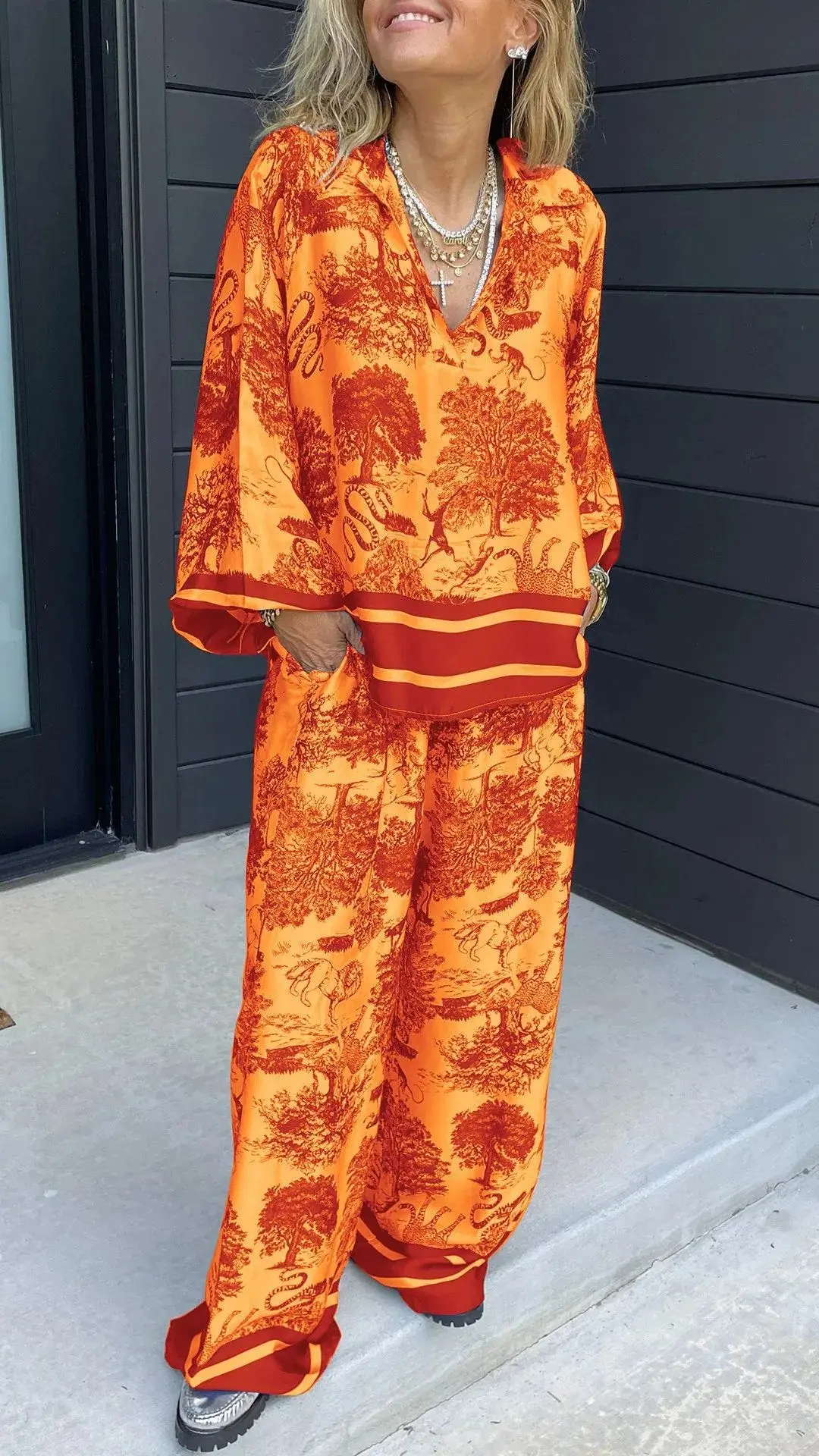 

Casual V-Neck Printed Short Sleeve Top Wide Leg Pants 2-Piece Set Women's Loose Fit Street Style Polyester Spandex Blend