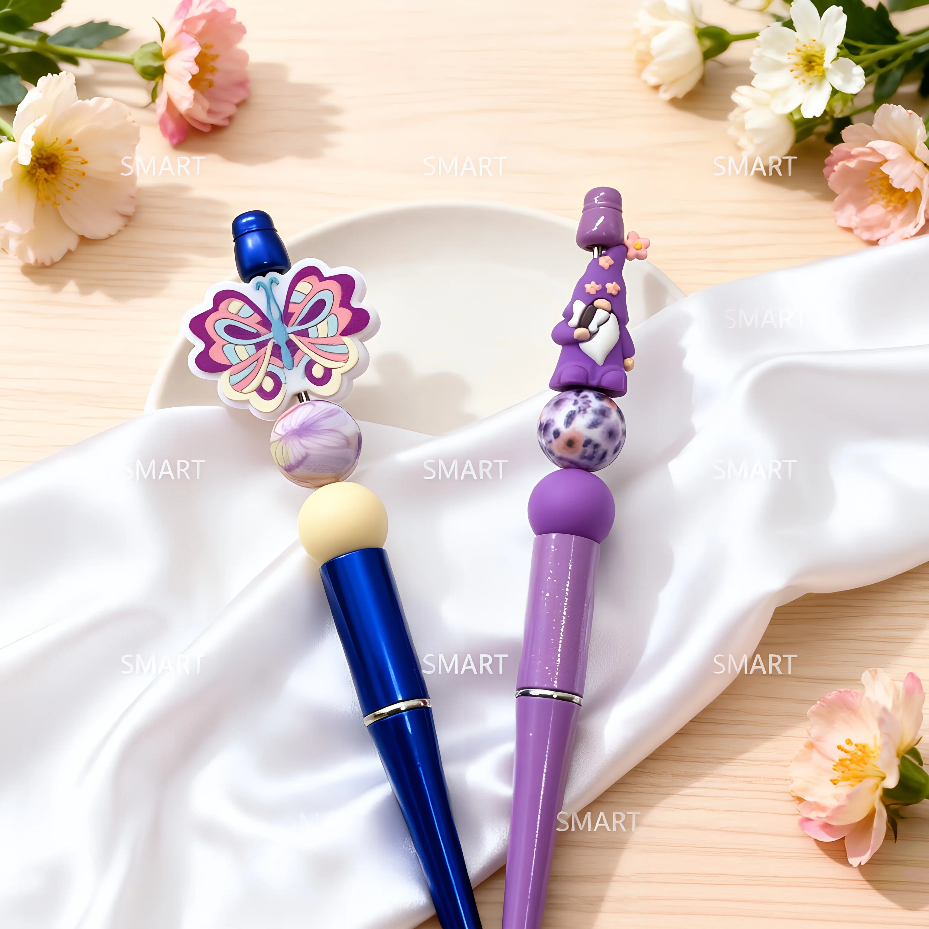 28-teiliges Set aus gelben und violetten Zwerg-Silikonperlen zum Selbermachen von Halsketten, Armbändern, Stiften, Schmuckanhängern usw. Geburtstagsgeschenk für die Feiertage – Detail 2
