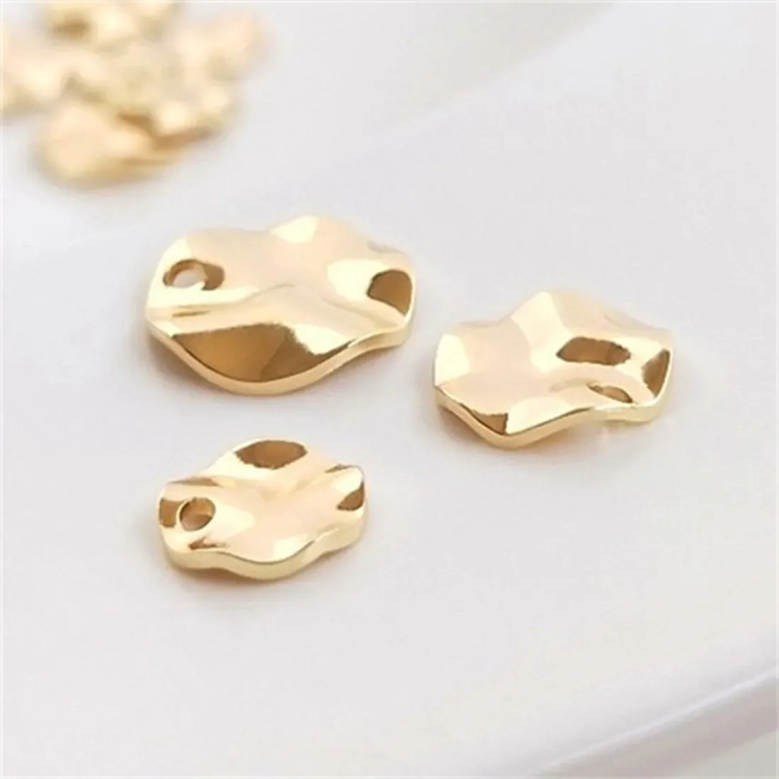 Colgante de disco curvo ondulado de oro Real revestido de cobre de 14K, joyería para oreja DIY, pendientes, accesorios colgantes E004