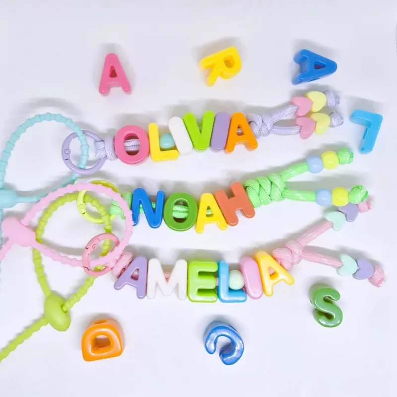 Customized letter-shaped bead keychains, personalized name bag pendants, colorful beads, adjustable ropes