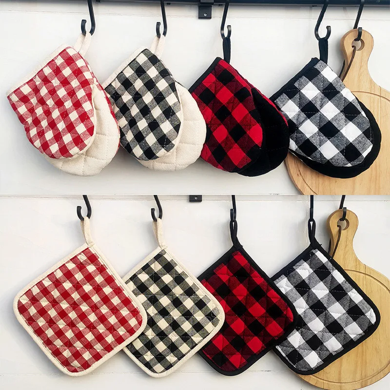 

1Pc Red Black Plaid Grid Duckbill Insulation Glove Pad Table Mat Microwave Oven Mitts Baking Tool