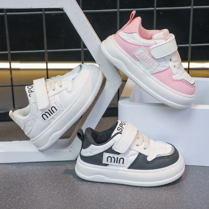 

Весенне-осенние новые модные дышащие нескользящие удобные маленькие белые туфли для мальчиков, повседневная обувь с героями мультфильмов для девочек