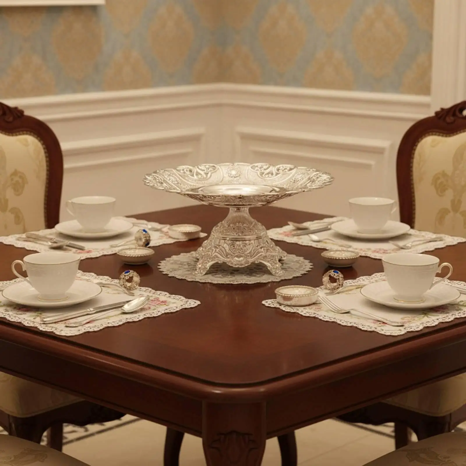 Plat de service décoratif argenté, réfléchissant, pour le thé de l'après-midi, pour les hôtes