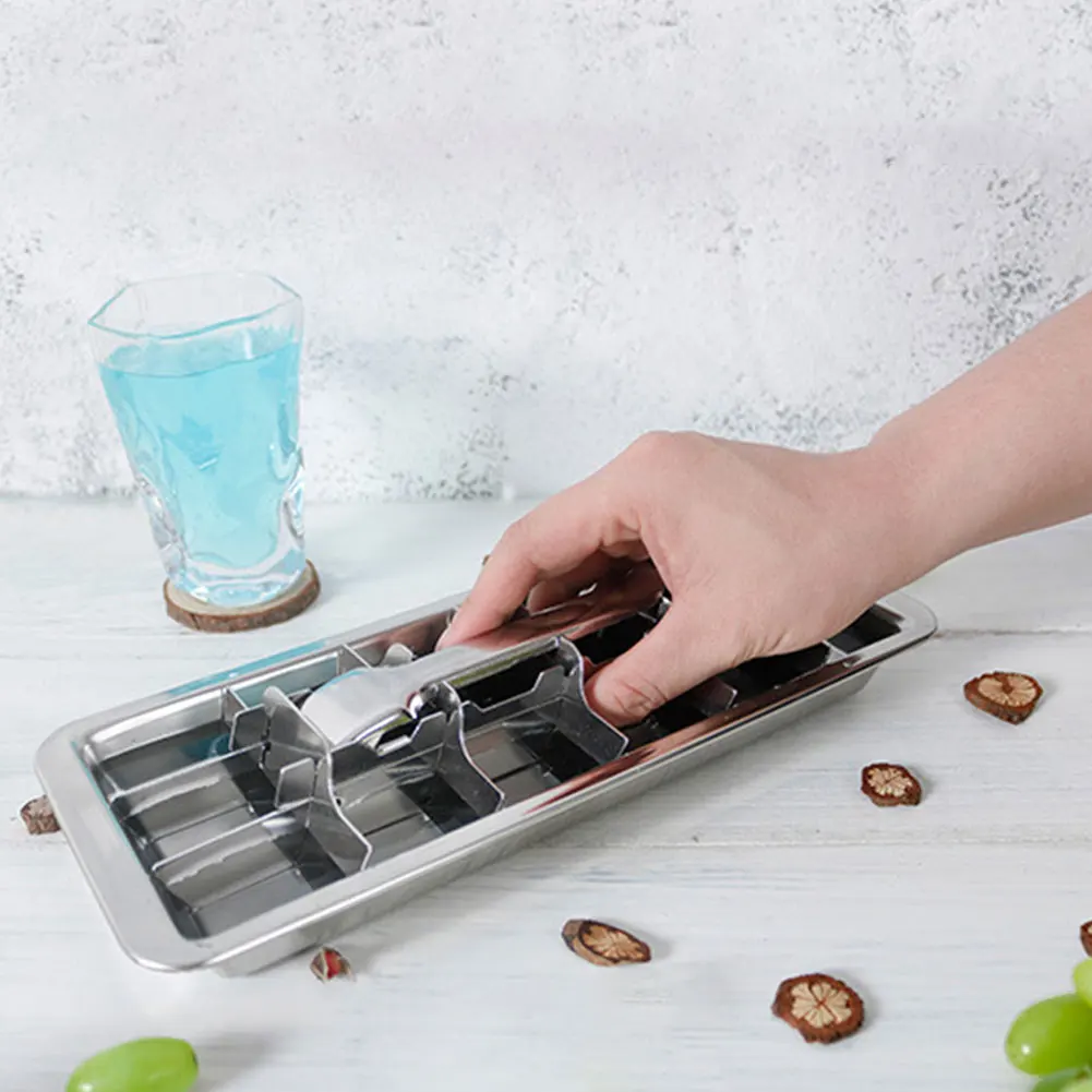 

Stainless Steel Ice Cubes Tray 18-Slot Metal Ice Cubes Tray with Easy Release Handle Ice Cubes Mold for Kitchen & Bar