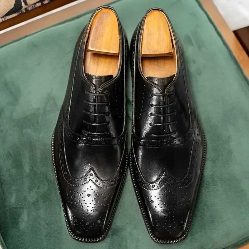 

Luxuy Cow Leather Mens Brogues Shoes Handmade Genuine Leather British Style 2024 Autumn New Black Wedding Social Dress Shoes Man