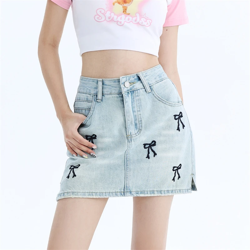 

2024 New Arrival Women's A-line Denim Skirt with Butterfly Embroidery for Petite Figure and Slimming Waist