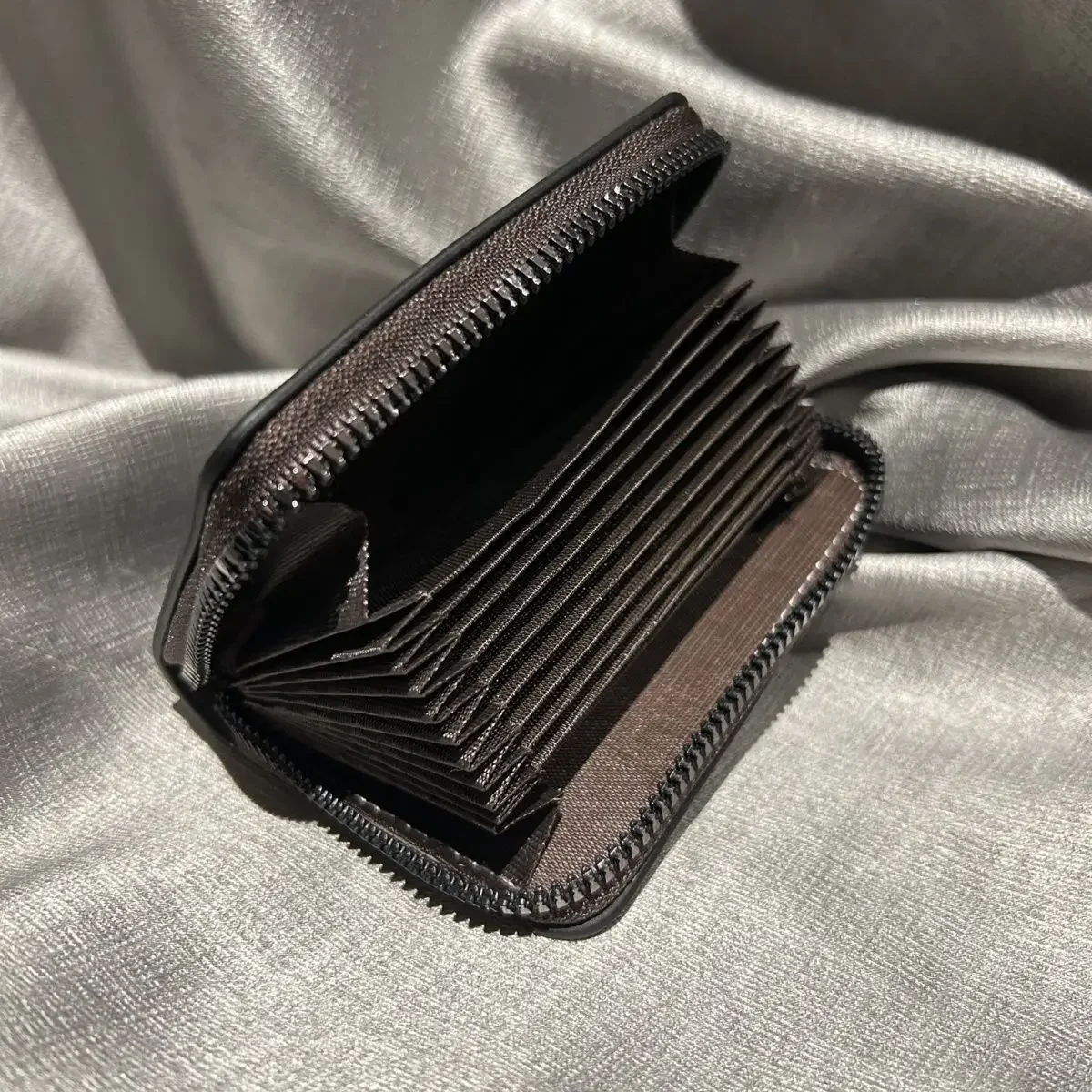 NEIGHBORHOOD Weiches Leder Minimalistischer Großraum-Multislot-Akkordeon-Kartenhalter für Herren, Ultra-Dünnes Stilvolles Kartenetui – Detail 6
