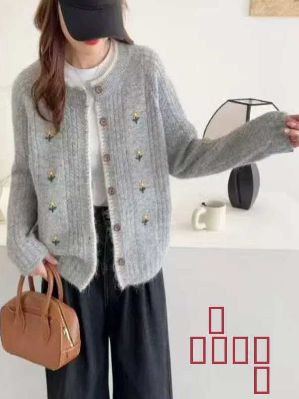 

Корейский вязаный свитер большого размера с вышитыми цветами, теплый уютный кардиган с длинными рукавами для женщин, ретро-стиль для повседневной носки