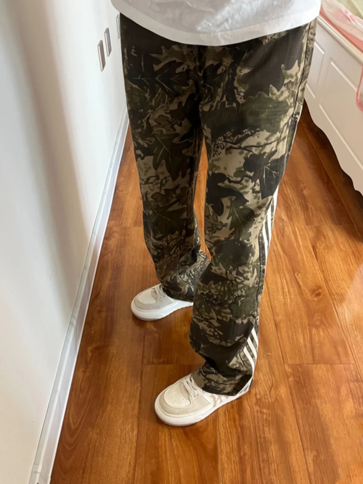 

Men's Camouflage Sports Pants Summer Trendy Loose Mountain Outdoor Workwear Straight Leg Climbing Trousers Three Bars Stripe ...