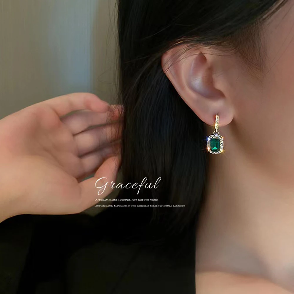 2023 New Designed Cute Earrings for Women S925 with Green Gemstone Gifts for Her