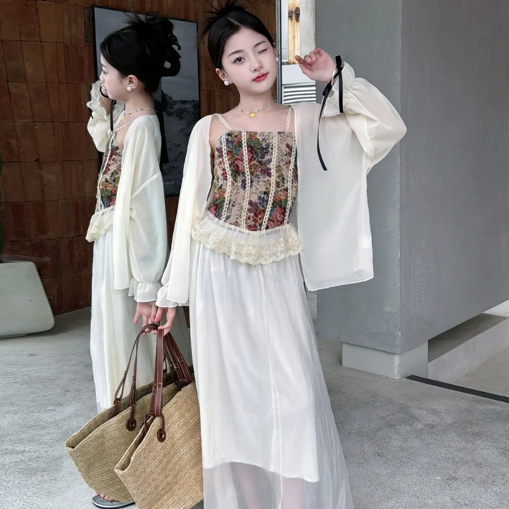 

Girls Suit French Style 2024 Summer New Oil Painting Tank Top Sunblock Coat Skirt Set Design Delicate Summer Children Suit