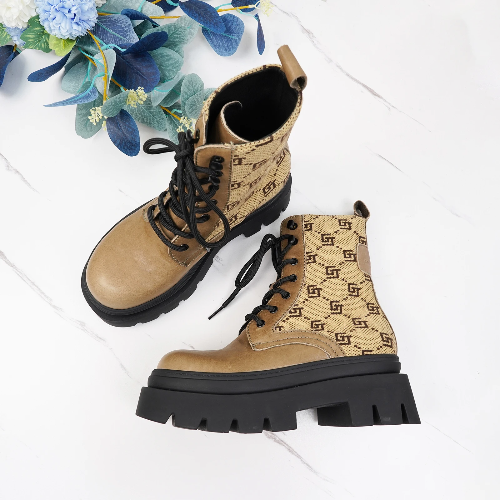 Bottes de moto pour femmes 2025, à talon épais, en cuir, à lacets, antidérapantes, imperméables, tendance, marque de luxe GJ, pointures 35-41