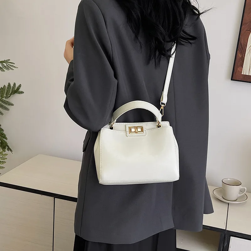 

2026 New Retro Niche Bag Fashion High Quality Texture Handbag Shoulder Casual Versatile Crossbody Purse Satchel Tote Women Gift