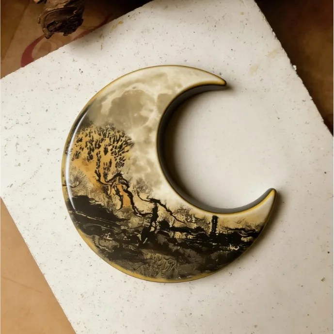 Natural Crystal Moon Carving Polished Raw Stone Crescent Moon Ornament Healing Crystal Home Decoration Gift