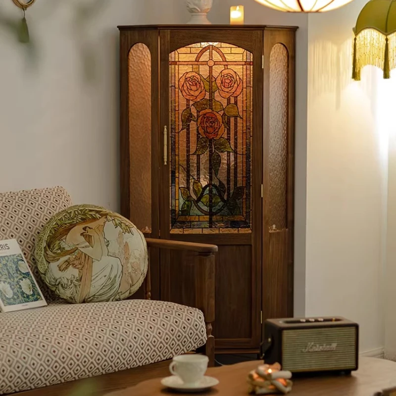 

Угловой шкаф-витрина, винный шкаф из массива черного ореха, в скандинавском стиле для гостиной, угловой шкаф, треугольный шкаф