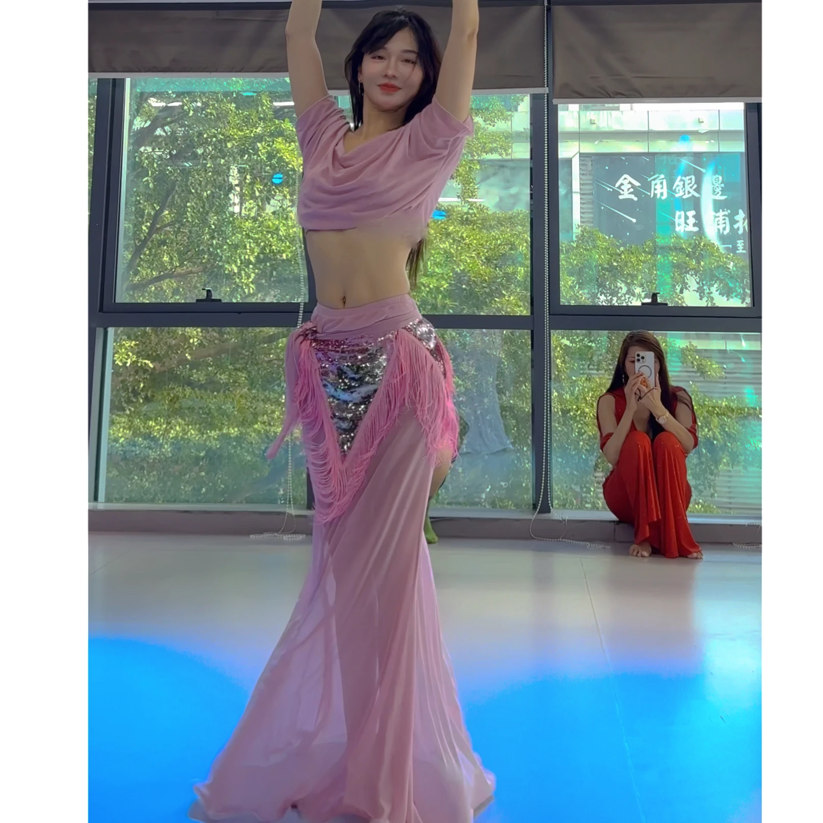 2025 Nieuwe Oosterse Dans Kleding Sexy Temperament Prestaties Kostuum Top + Rok + Hippe Sjaal 3 stks Buikdanswedstrijd Outfit