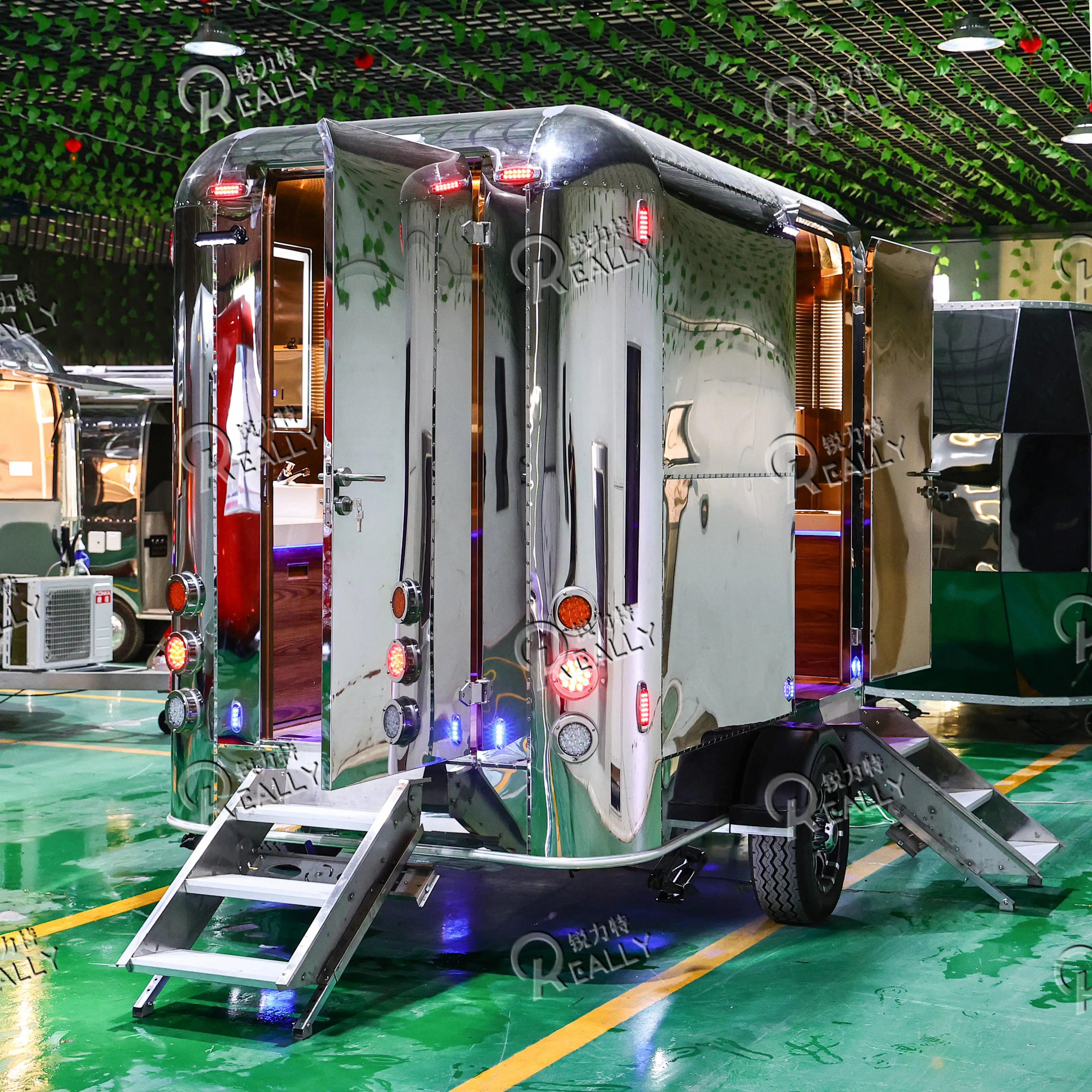 شهادة DOT المراحيض المتنقلة في الهواء الطلق حجم مخصص المحمولة مرحاض متنقل مقطورة مرحاض محمول