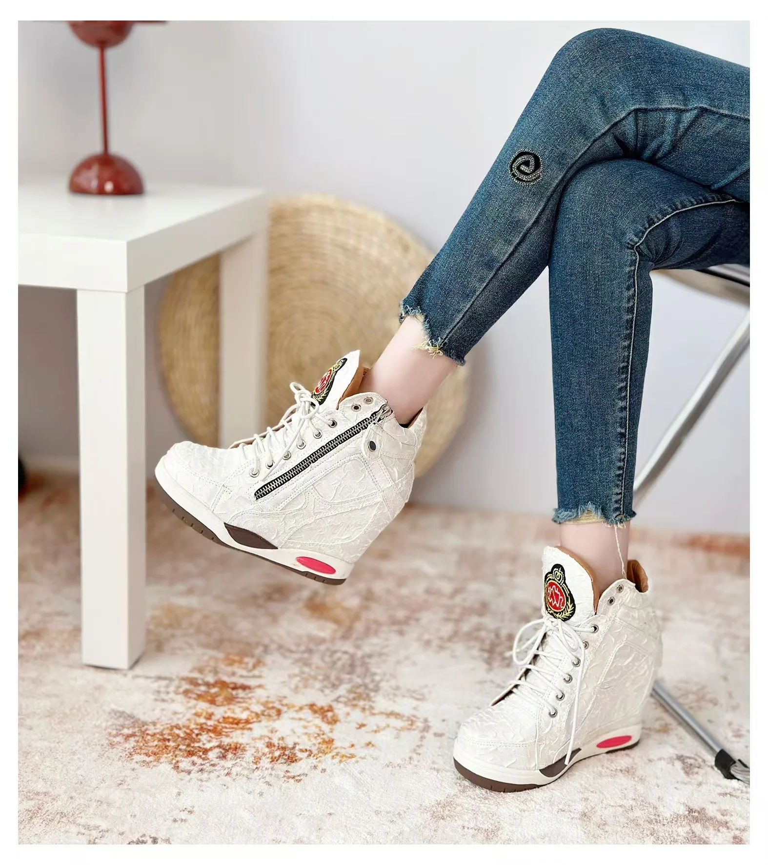Fashionable and personalized sponge cake inner height increasing thick soled casual lace up short boots for women\'s autumn shoes
