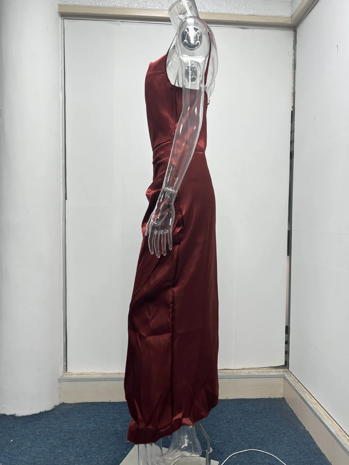 Damen Frühlings-Neuheit: Europäisch-Amerikanisches High-End Sexy Spicy Girl Kleid mit tiefem Ausschnitt und Satin-Rückenschlitz – Detail 24