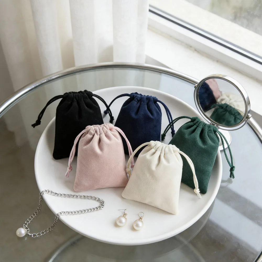 

Soft Velvet Jewelry Drawstring Bags in Flat Open Style for Ring Earring Necklace Bracelet Pendant Packaging Plain NO LOGO Pouch