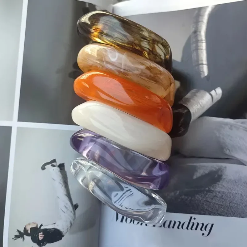 Braccialetti acrilici robusti quadrati geometrici esagerati Braccialetti Braccialetti in resina ambrata traslucida con motivo in marmo fiorito di alta qualità