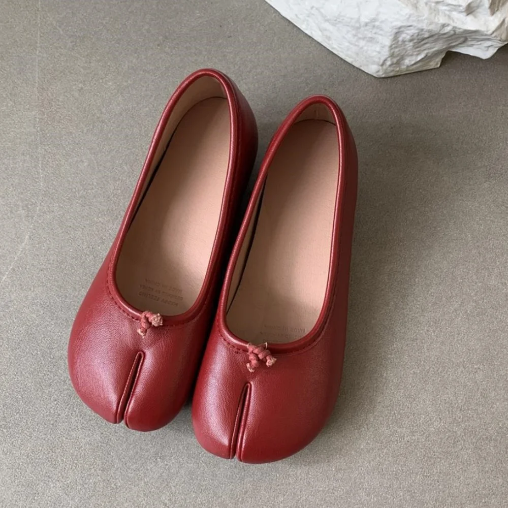 Height-Increasing Insoles Shoes Thick Sole Single Shoes Split Toed Pig Trotter Shoes Soft leather Bean Shoes Slip-On Single Shoe