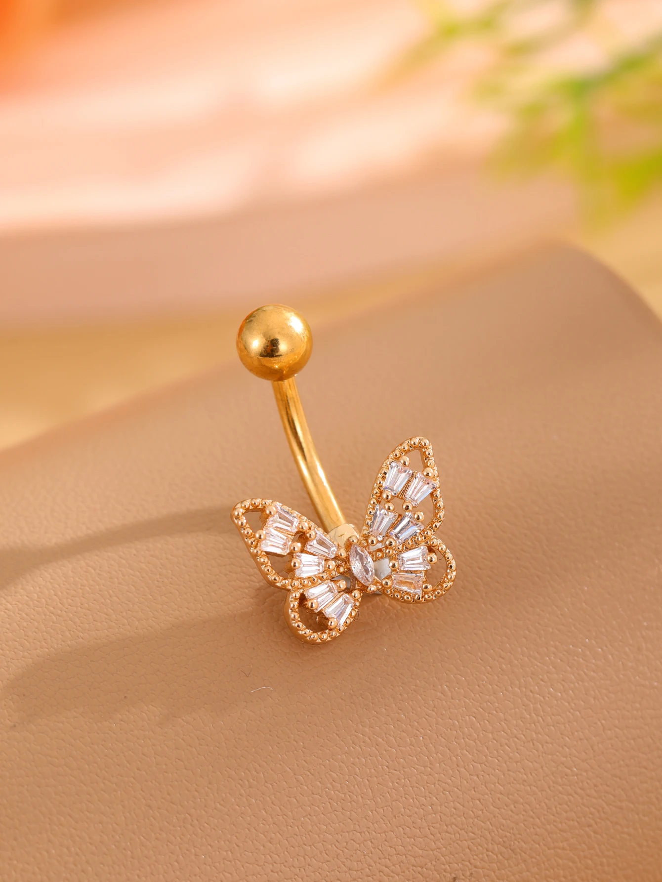 1 Stück Goldfarbener Kristall-CZ-Bauchnabelpiercing Schmetterling Biene Edelstahl Gebogener Bauchnabelring 14G Hängender Bauchnabelpiercing-Ring – Detail 19