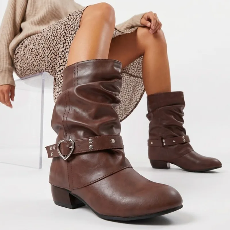 Botas Vaqueras Marrones Holgadas Para Mujer Con Correa De Hebilla En Forma De Corazón Y Tacón Bajo — -49%, 25.74€ Coupon, from 26.79€ – 49% descuento – €26.79