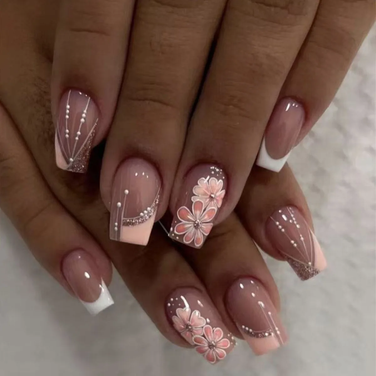 

24Pcs Mid-length Square Head French Fake Nails Press on Flower Shiny Powder Full Cover Nail Tip Simple Line Wearable False Nails