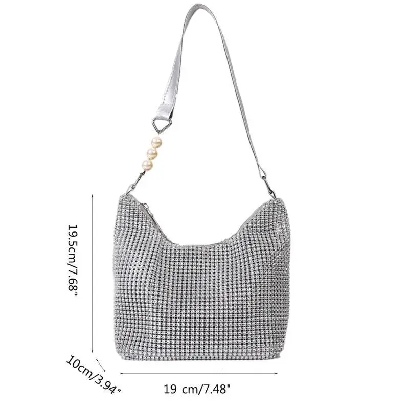 D46D Стоящий на плече на плеч