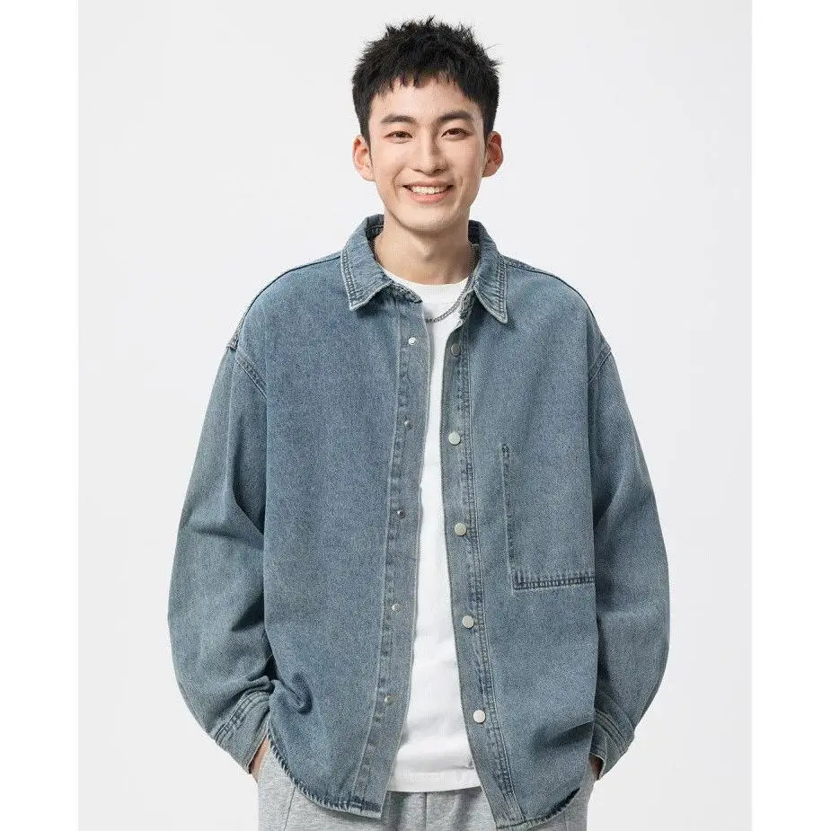 

Ретро-джинсовая рубашка для мужчин, модная свободная рубашка с воротником, весенне-осенняя, из полиэфирного волокна, не требует глажки, с длинным рукавом, повседневная.