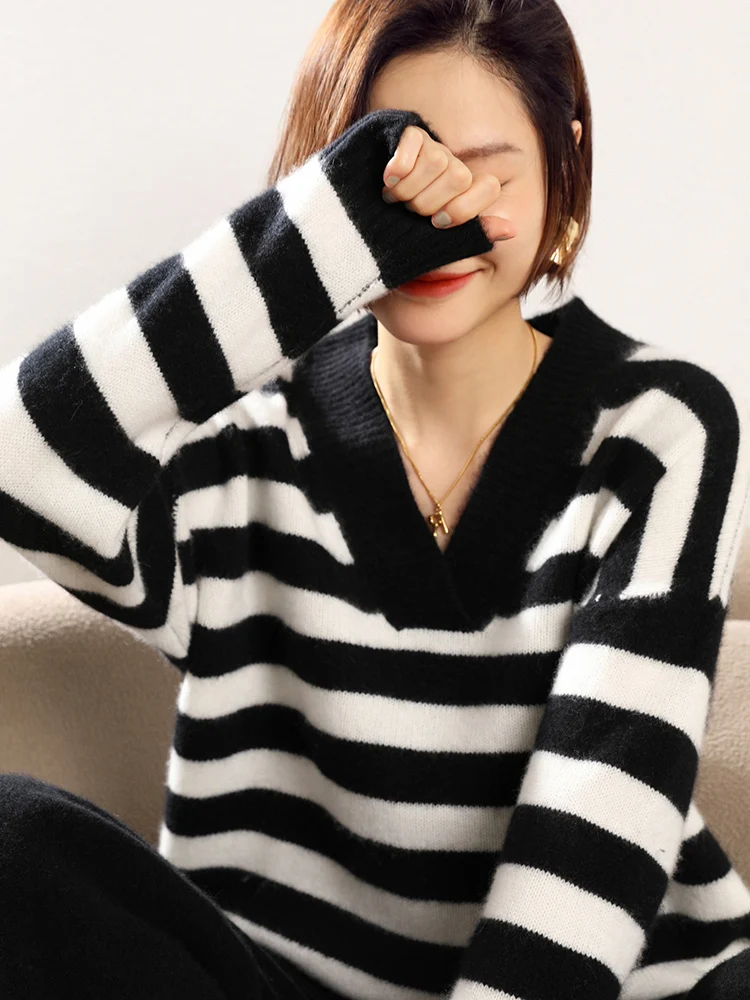 

Big V-neck loose lazy wind sweater sweater women's autumn and winter new loose lazy bottoming cashmere sweater