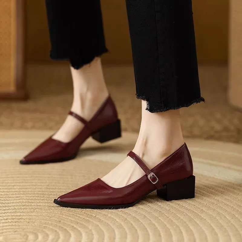 Chaussures à talon carré et bout pointu pour femme, style français, nouvelle collection printemps-automne 2026, à bride unique