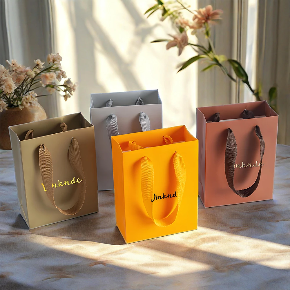 

100pcs New Kraft Paper Gift Tote Bag Custom Logo Candy Cookies Birthday Party Wedding Favors Jewelry Lipstick Packaging Hand Bag