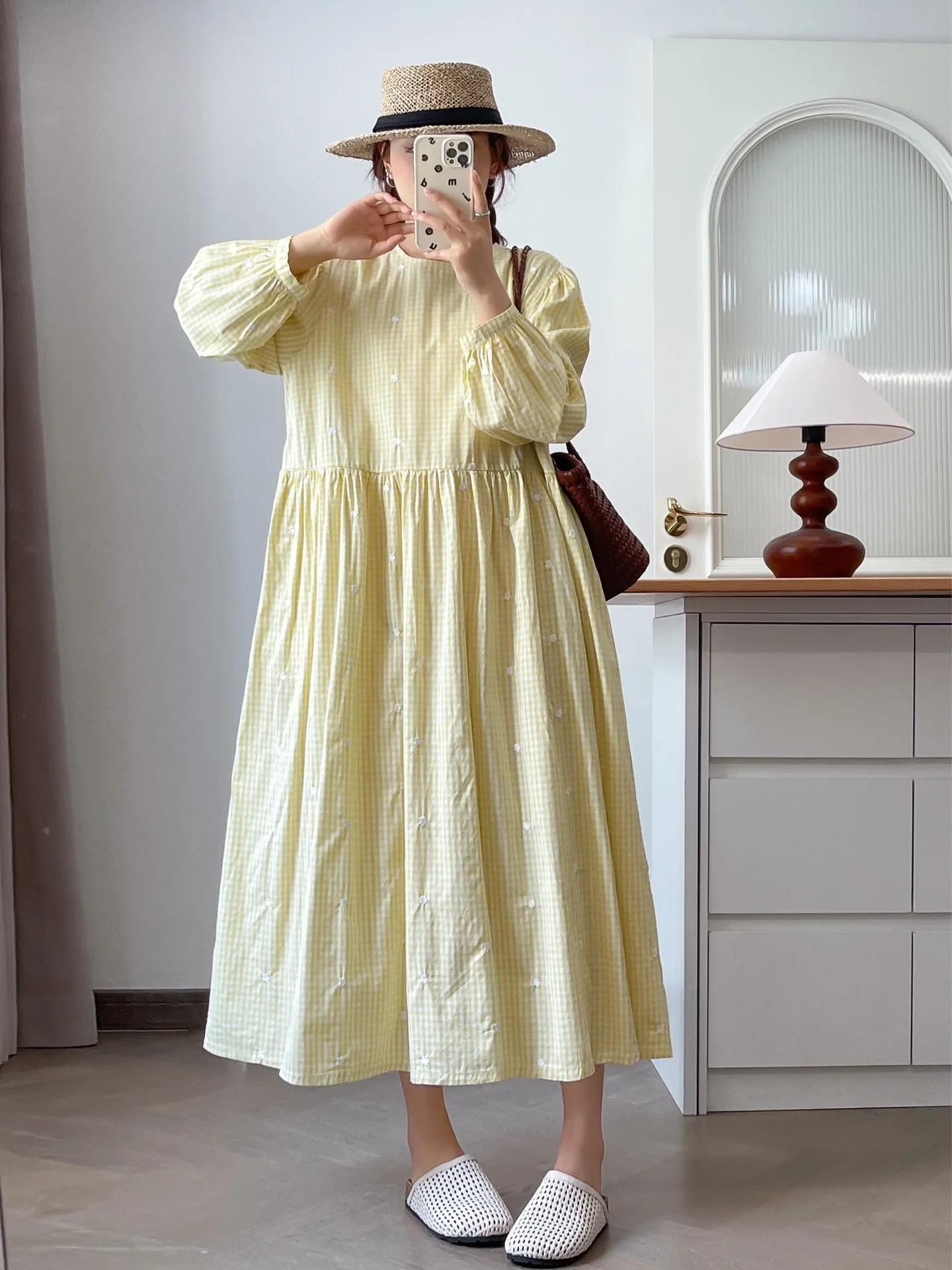 สาวญี่ปุ่น Mori Vintage ลายสก๊อตดอกไม้เย็บปักถักร้อยผ้าฝ้ายเสื้อผู้หญิงฤดูใบไม้ร่วงใหม่ O-คอยาวแขนยาวลําลองหลวมชุด Midi