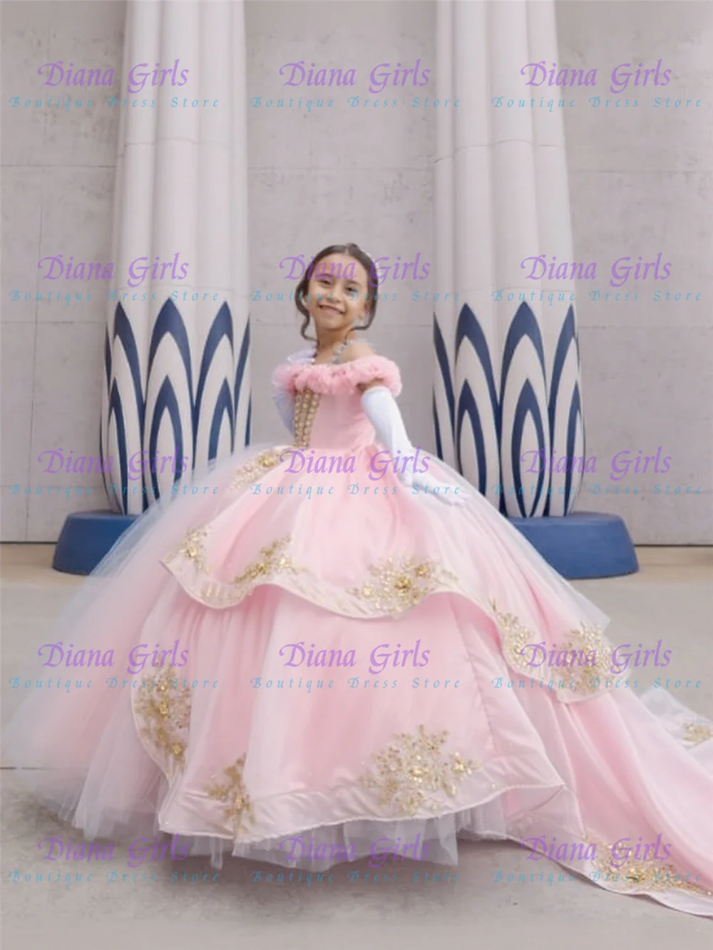 

Quality Light Pink Flower Girls Dress Fluffy With Exquisite Gold Applique for Kids Wedding Birthday Party Evening Ball Gowns